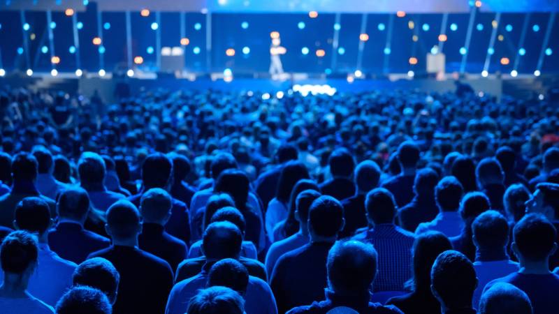 Organiser un Séminaire d’Entreprise en Auvergne Rhône Alpes : Les Clés d’une Réussite avec un Prestataire Technique Événementiel et une Agence Événementielle